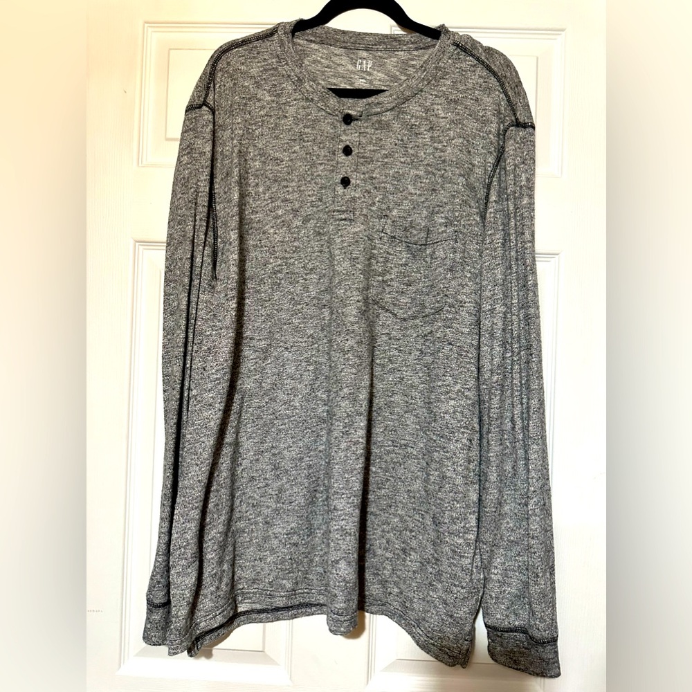 NWOT!! Men’s Gap Henley Shirt XXL.
